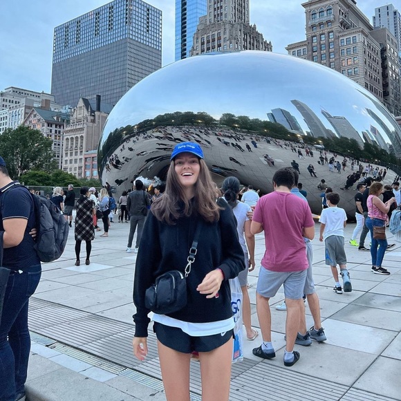 Meet your Posher, E - Picture 1 of 1